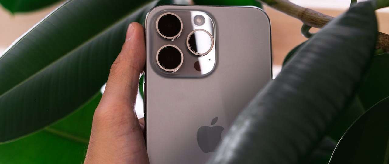 Win iPhone 15 by shopping at Splash Fashions