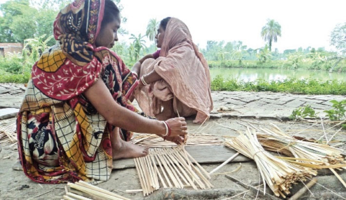 Bogura’s traditional bamboo industry on wane