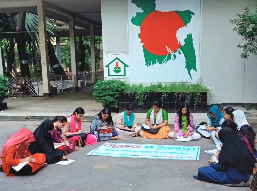 Bashundhara Shuvosangho organises story writing contest at Govt College of Applied Human Science